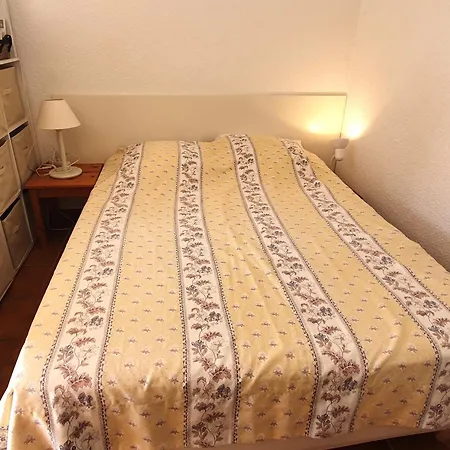 Apartment Avec Coin-nuit, Piscine, Terrasse Et Parking A Sainte-maxime, Proche Plages Et Commerces - Fr-1-780-74
