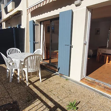 Apartment Avec Coin-nuit, Piscine, Terrasse Et Parking A Sainte-maxime, Proche Plages Et Commerces - Fr-1-780-74